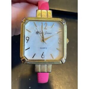 VTG Women's Gold Tone Sara Graver Watch, Bangle Bracelet with MOP Face